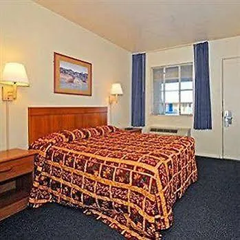 Economy 2* Safford
