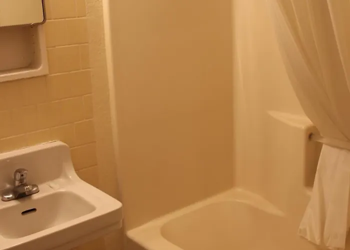 Economy Inn